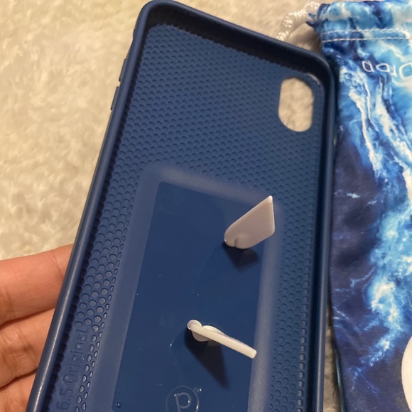 SOLD-iPhone Xs Max Loopy Case - Picture 2 of 3